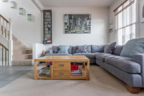 Large Modern Maisonette in Southfields